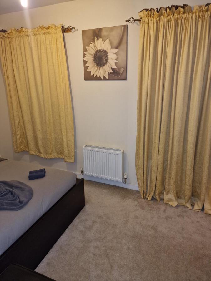 Apartmán Ko 3 Bed House Dartford Exteriér fotografie